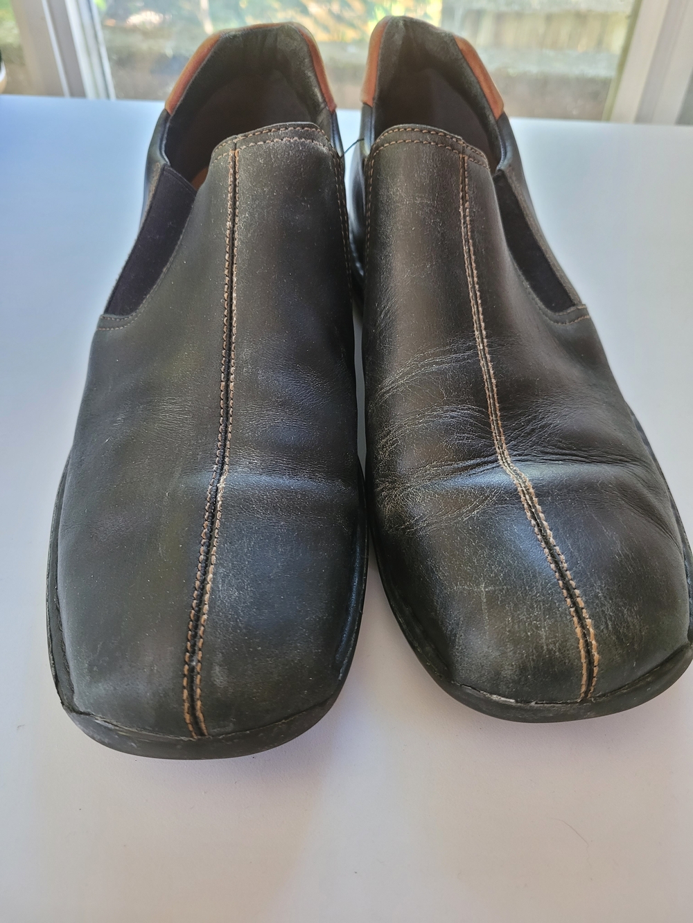 Cole Haan 10.5 Zeno Black Leather Slip-On Loafers with Brown Heel Accent - Picture 5 of 9